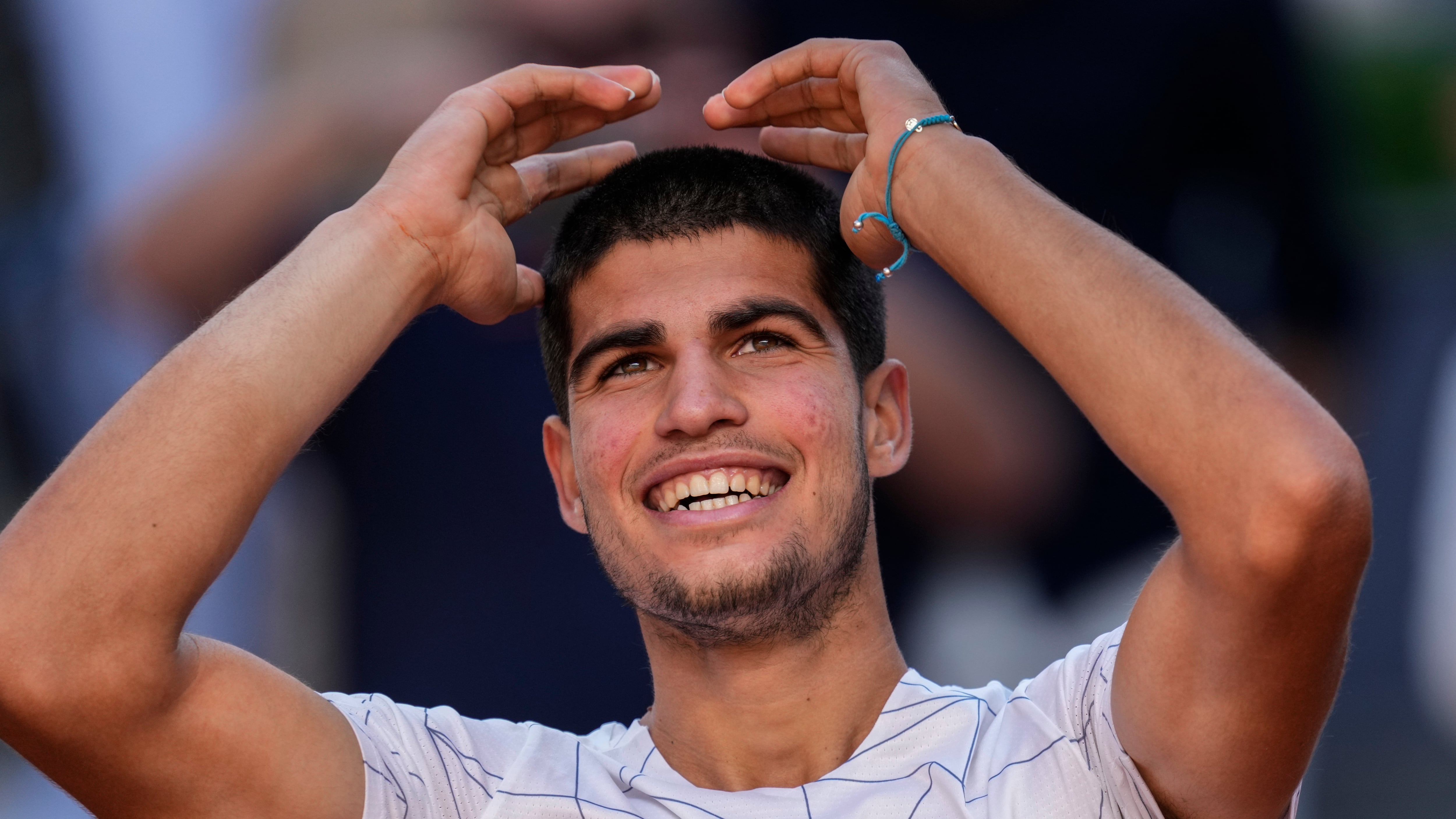 Carlos Alcaraz derrota a Rafael Nadal y se mete a semifinales del Madrid Open