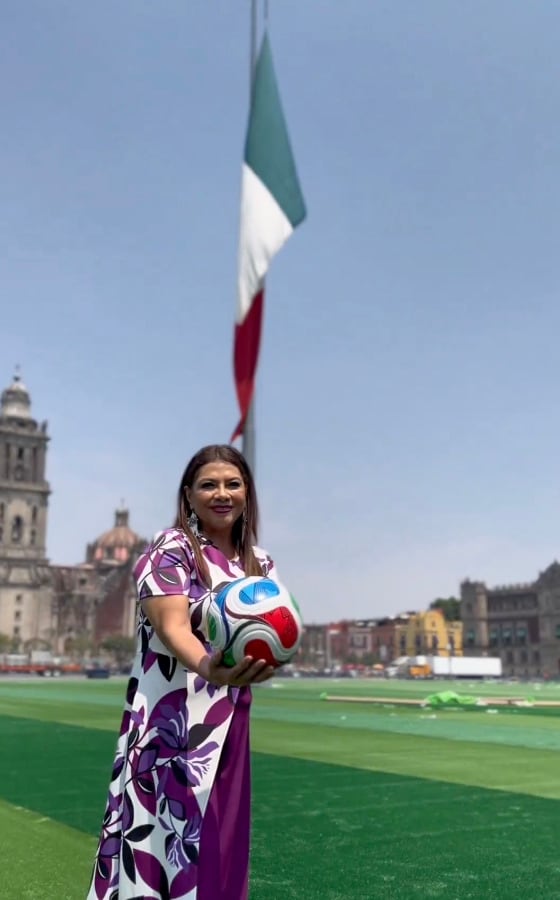 Clara Brugada invita a la clase de futbol más grande del mundo