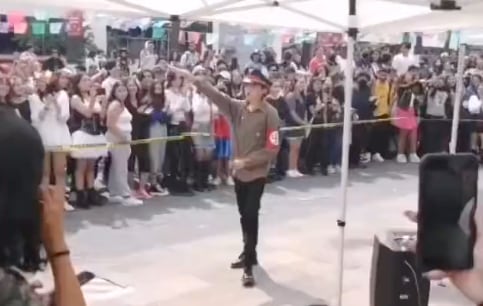 Se disfraza de nazi en la UVM