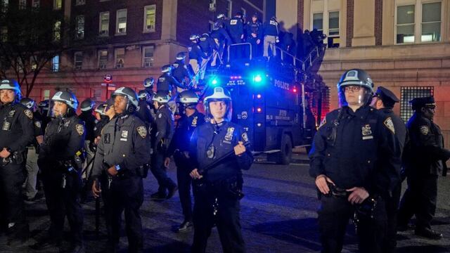 Manifestantes pro Palestina de la Universidad de Columbia fueron reprimidos por policia de Nueva York