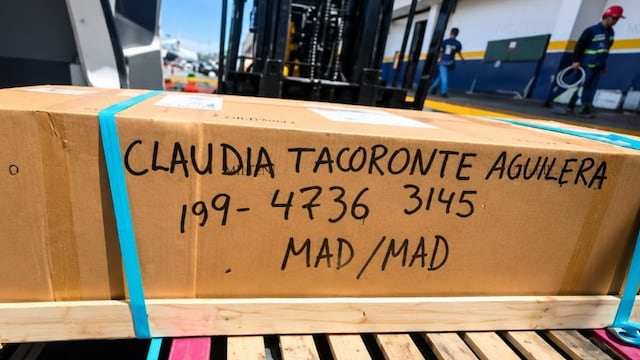 Restos de Claudia Tacoronte son trasladados a España tras su feminicidio en Morelos