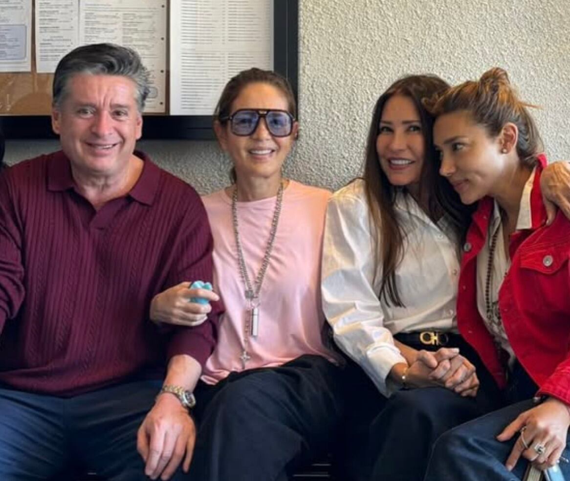 Yolanda Andrade y su familia