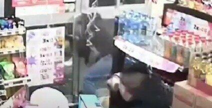 video viral del policía que mató a un ladrón durante un asalto en un OXXO