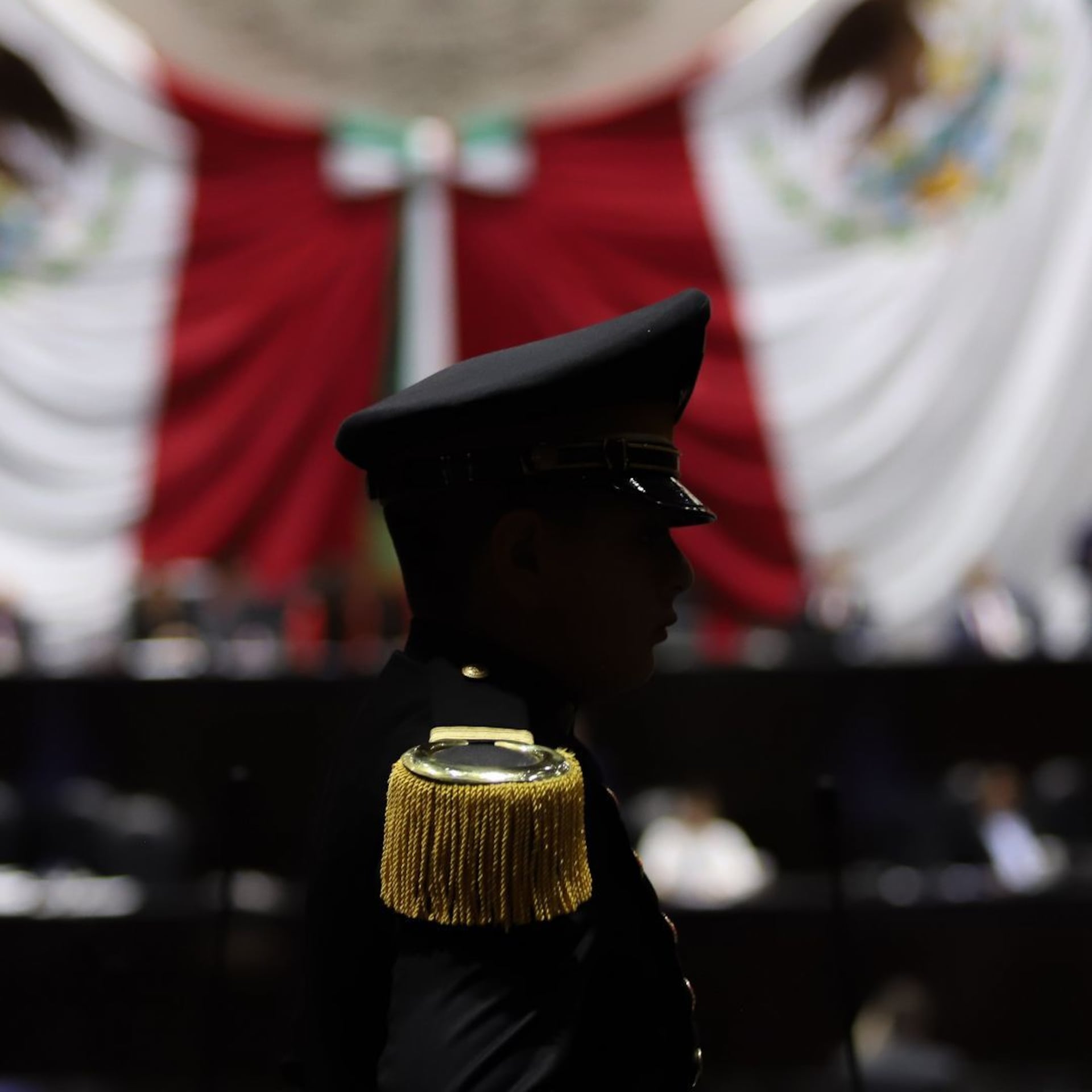 Del autoritarismo a la democracia; de la democracia al autoritarismo
