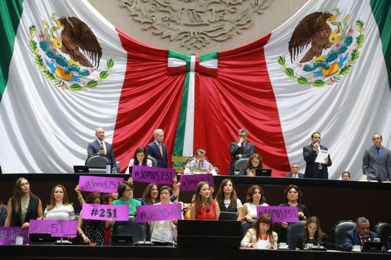 Toma de tribuna de las diputadas de Movimiento Ciudadano; pidieron "romper el pacto" y proceder a favor del desafuero a Cuauhtémoc Blanco