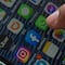 Gobierno de México alerta por mensajes de WhatsApp que ofrecen apoyo económico fuera de los Programas para el Bienestar