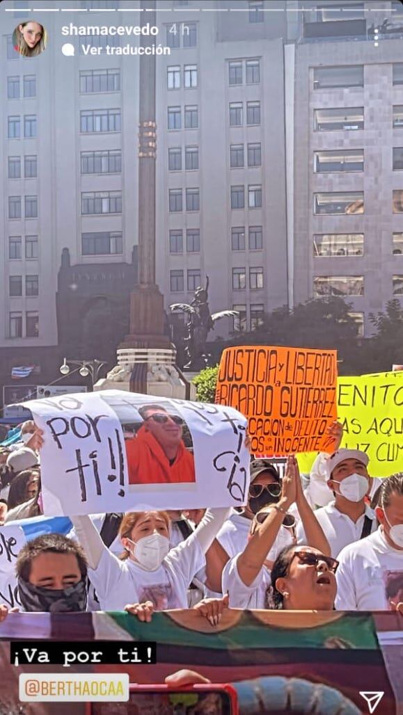 Carteles en marcha por Octavio Ocaña