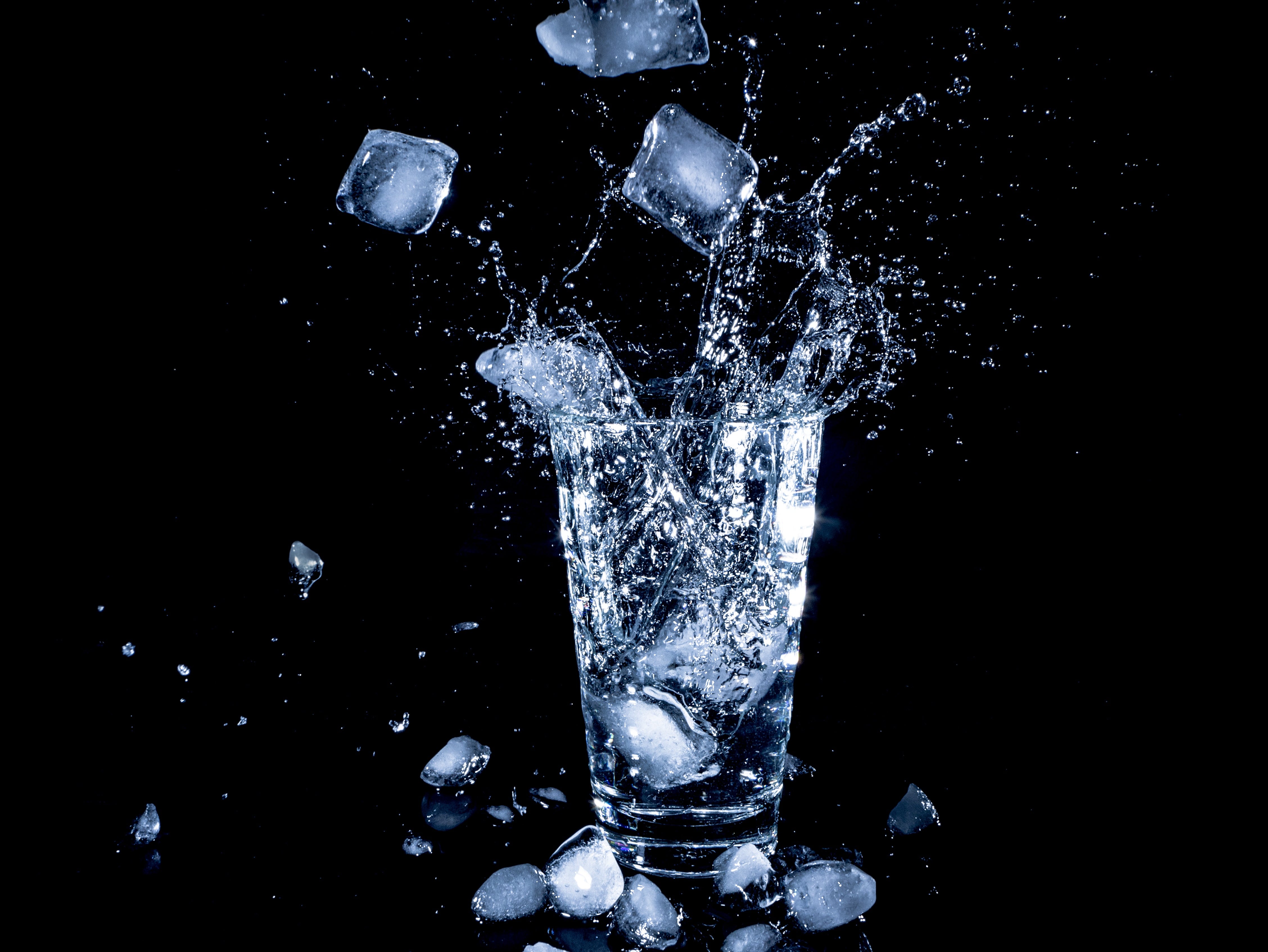 Vaso con hielos