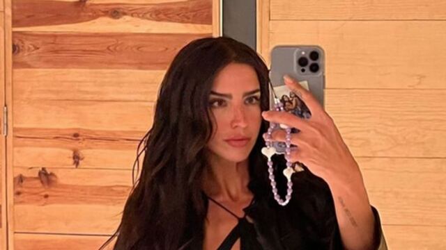 Bárbara de Regil en premios GQ 2022 luciendo su cuerpo tonificado.