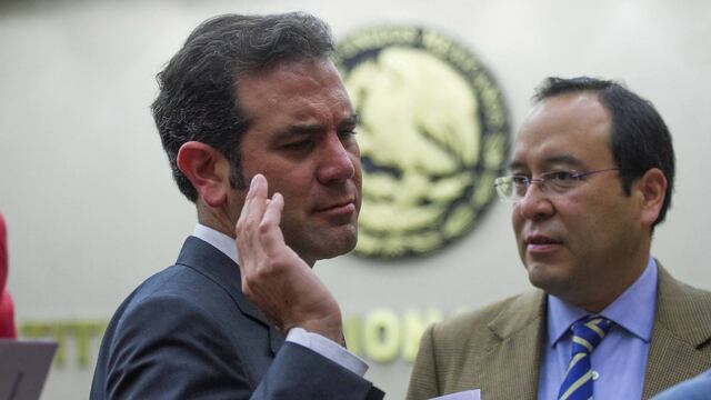 Lorenzo Córdova y Ciro Murayama. Conferencia por elecciones.