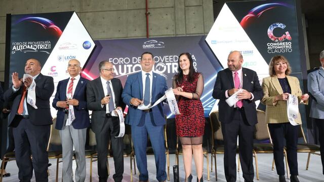 Diego Sinhue en noveno Foro de Proveeduría Automotriz