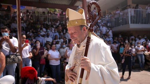 Tras visita de Nuncio Coppola, regresan bloqueos a Aguililla