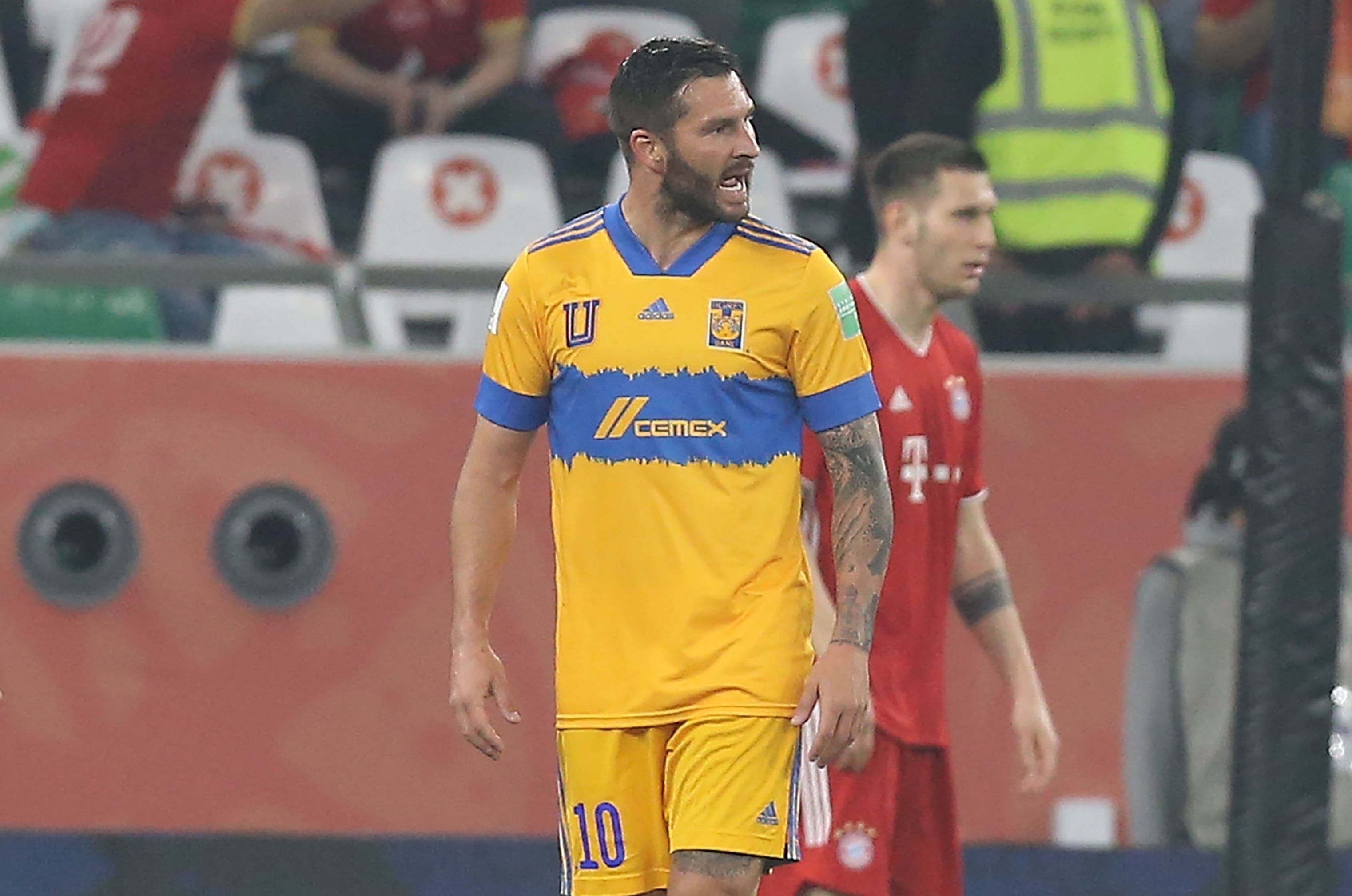 André-Pierre Gignac en el partido ante el FC Bayern Múnich en la final del Mundial de Clubes 2020