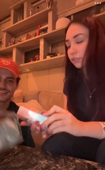 Daniela Rodrice y Humbe abriendo Sonny Angels.