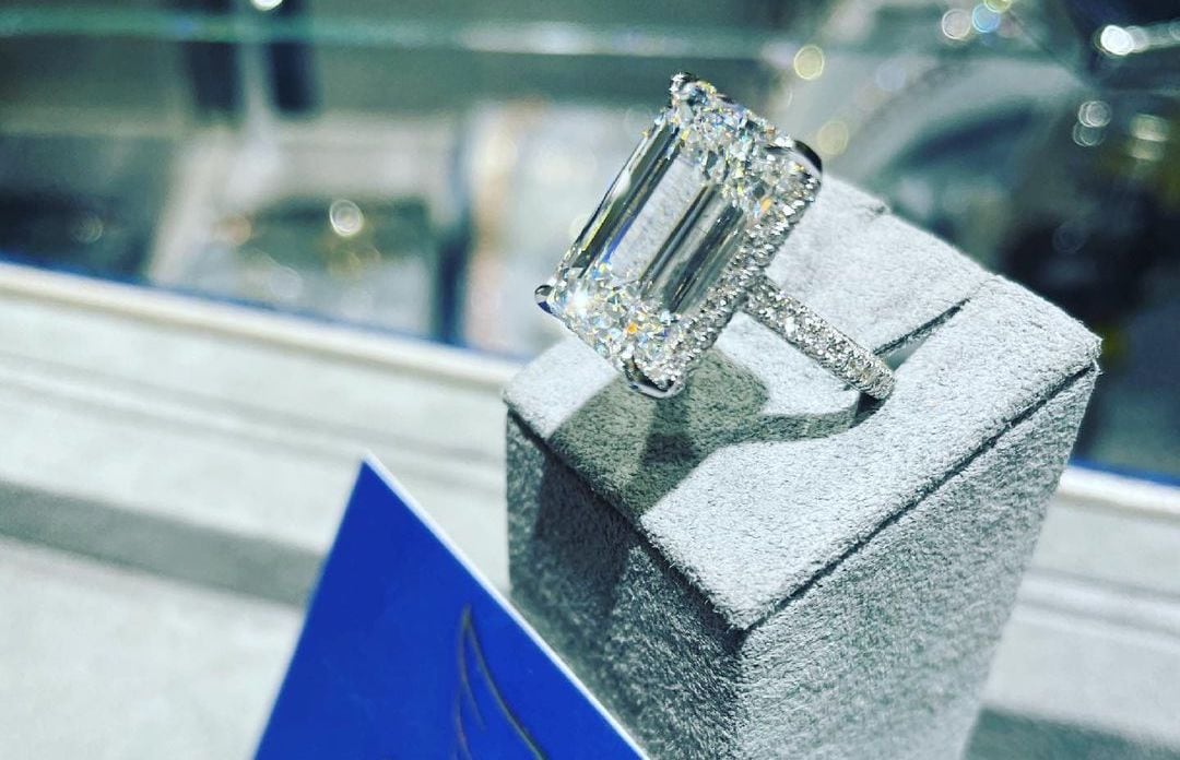 Anillo de compromiso de Belinda