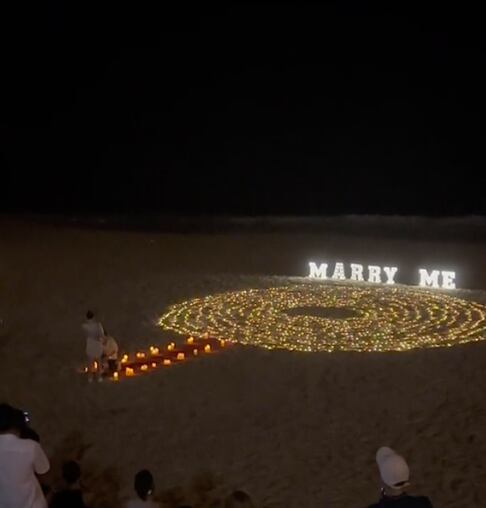 propuesta de matrimonio termina con el anillo perdido