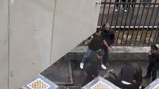 Presuntos porros irrumpen en Facultad de Contaduría de la UNAM y agreden a alumnos