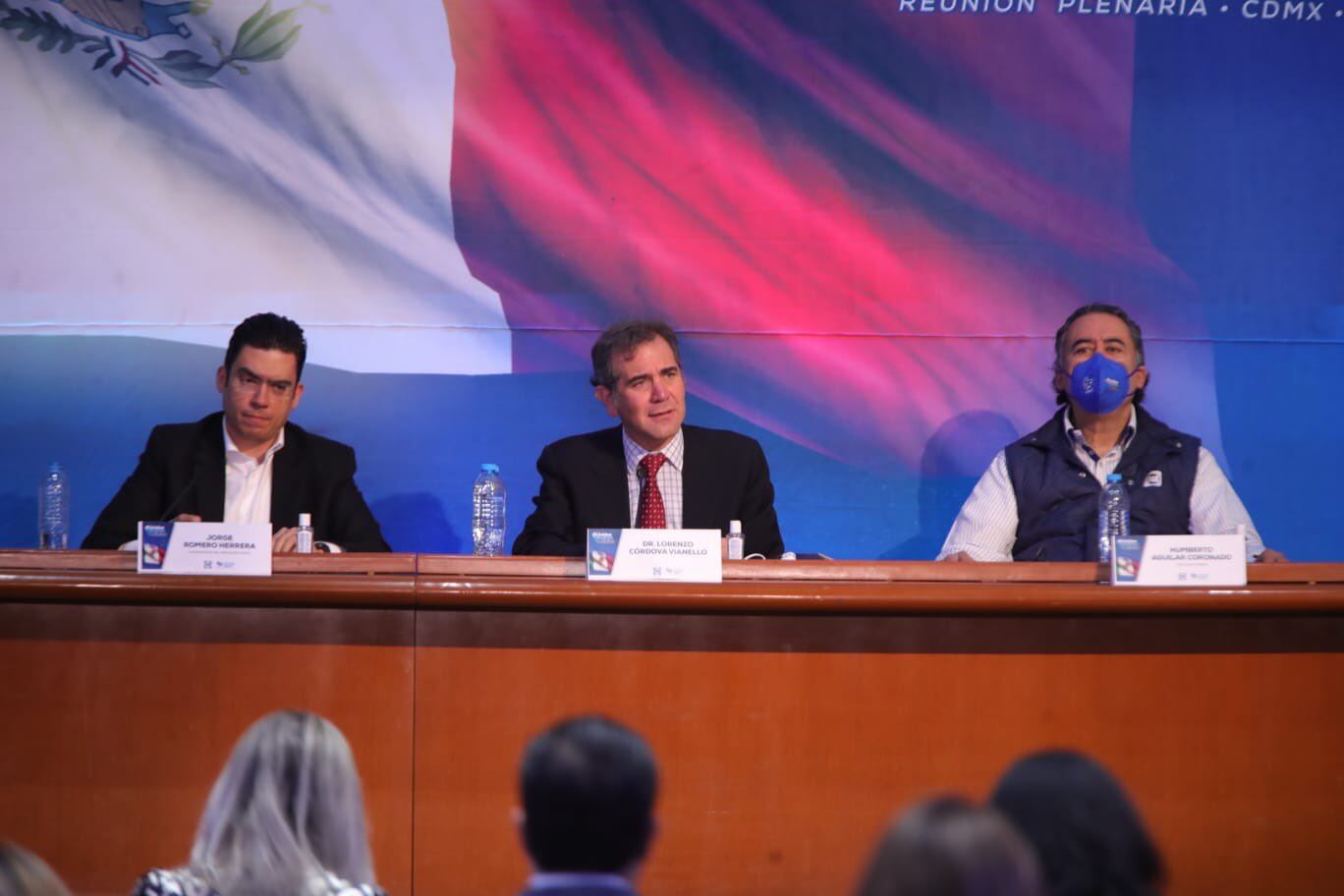 Lorenzo Córdova en plenaria del PAN