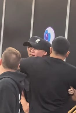 Santa Fe Klan detenido para no pelearse con MC Dharius.