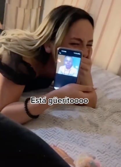 Encuentra el amor en un chófer de Uber Moto