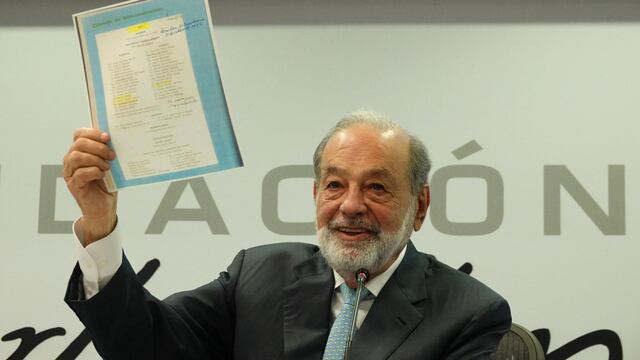 Carlos Slim durante su conferencia de prensa habla sobre la jornada laboral de 40 horas