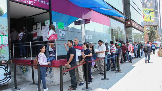 Trámites en el módulo de control vehicular en Insurgentes
