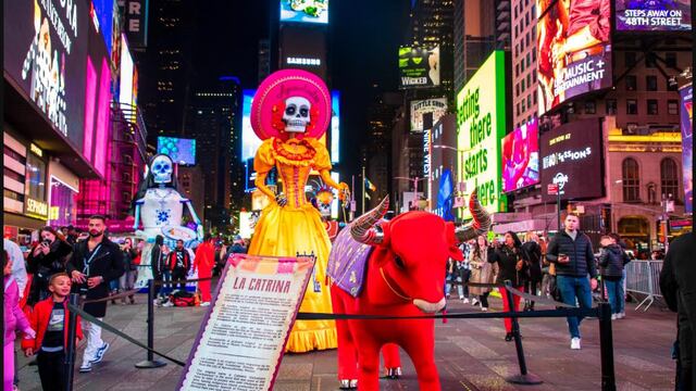 Aguascalientes exhibe figura de La Catrina en Nueva York