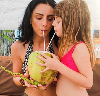 Aslinn Derbez y su hija Kailani