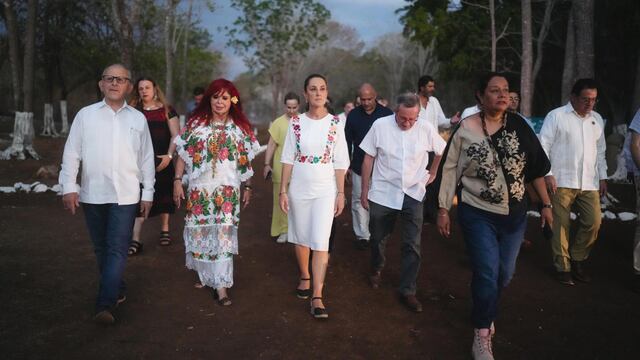 Claudia Sheinbaum, presidenta de México, encabezó la inauguración del Centro de Atención a Visitantes de la zona arqueológica de Xcalumkín