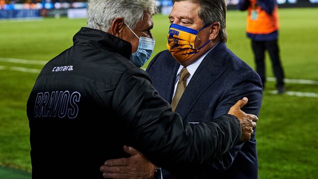 Miguel Herrera y Tuca Ferretti en el Universitario