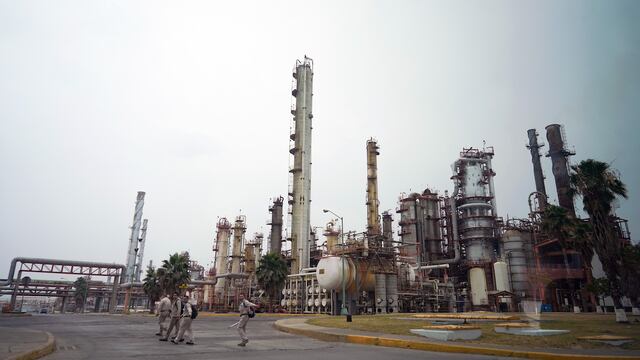 Ejercicio de manejos de pasivos le permitió a Pemex reestructurar poco más de USD 20 mil millones y darle espacio para enfocarse en su negocio principal que es la producción de petróleo.