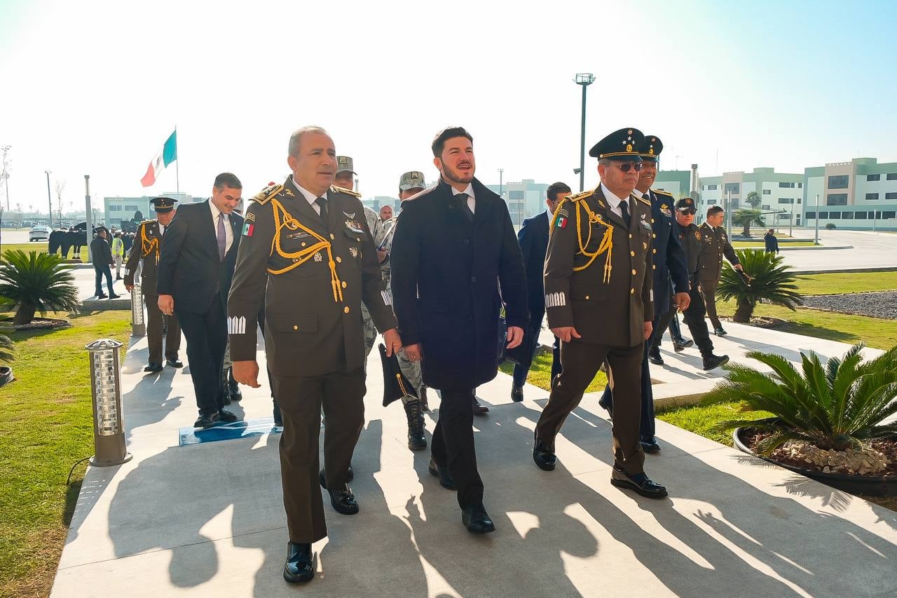 Samuel García celebra al ejército mexicano