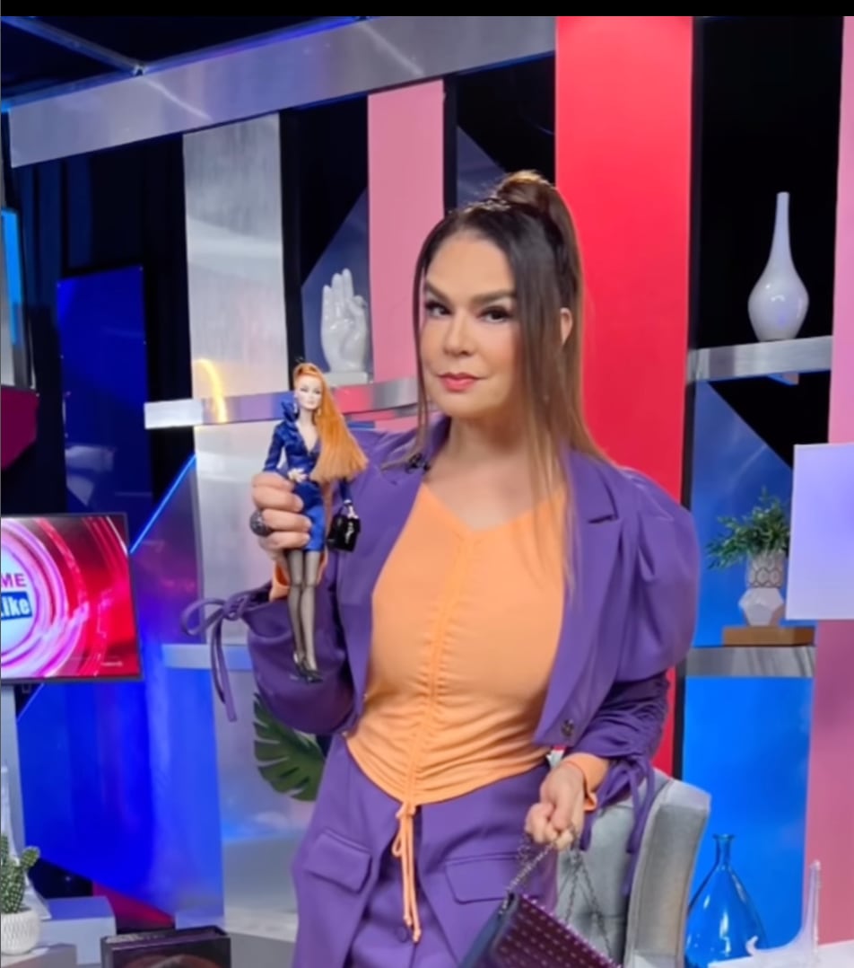 Elisa Beristain también tiene una Barbie vestida como ella