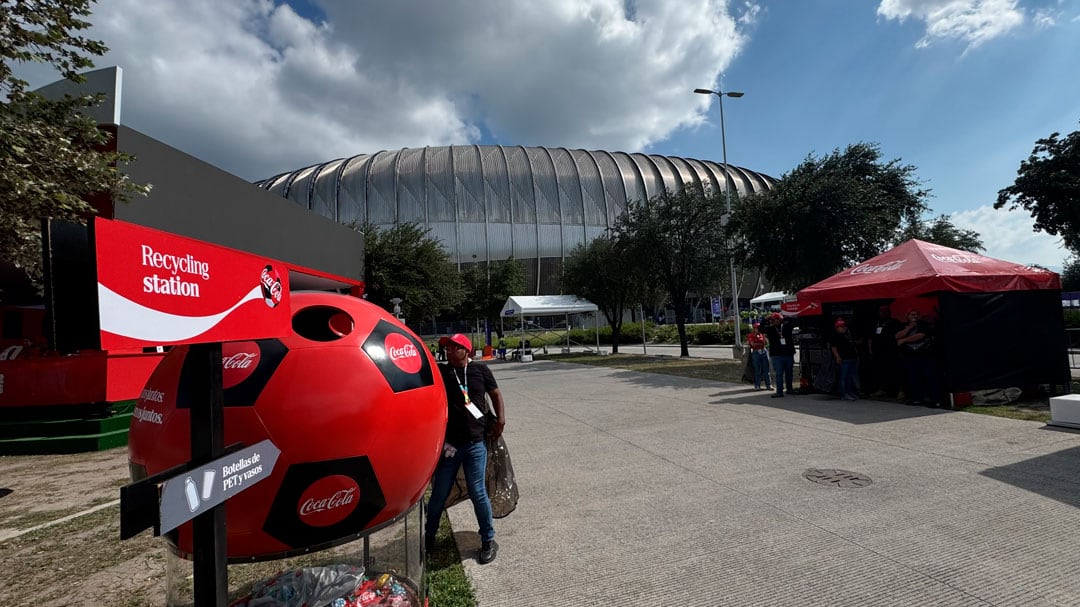 Industria Mexicana de Coca-Cola impulsa la recuperación de envases para dejar un legado más allá de la Copa Mundial de la FIFA 2026™