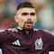 ¿Se va de Italia? Genoa toma importante decisión sobre Johan Vásquez tras recibir ofertas por el mexicano