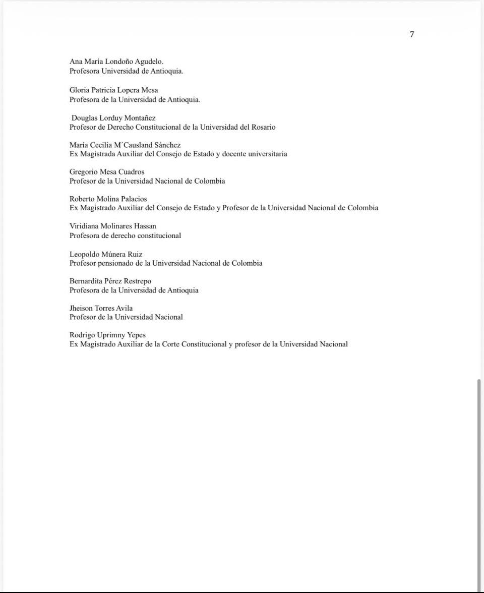 Magistrados emiten documento advirtiendo de la nacionalidad estadounidense de Abelardo de la Espirella en caso de asumir la presidencia de Colombia