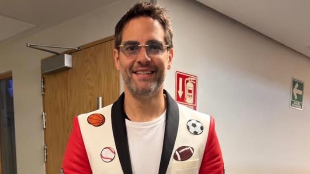 Memo Schutz subastará sus trajes de La Casa de los Famosos México para apoyar a deportistas