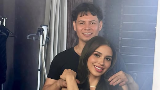 Emma Coronel luce irreconocible con el maquillaje que le aplicaron