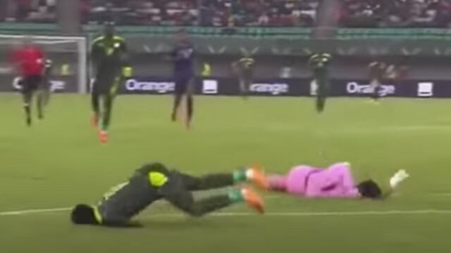 Sadio Mané sufrió un brutal golpe en un juego de la Copa Africana
