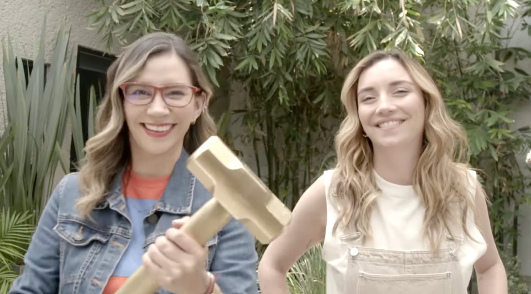 Regina Blandón y Vanessa Vielma
