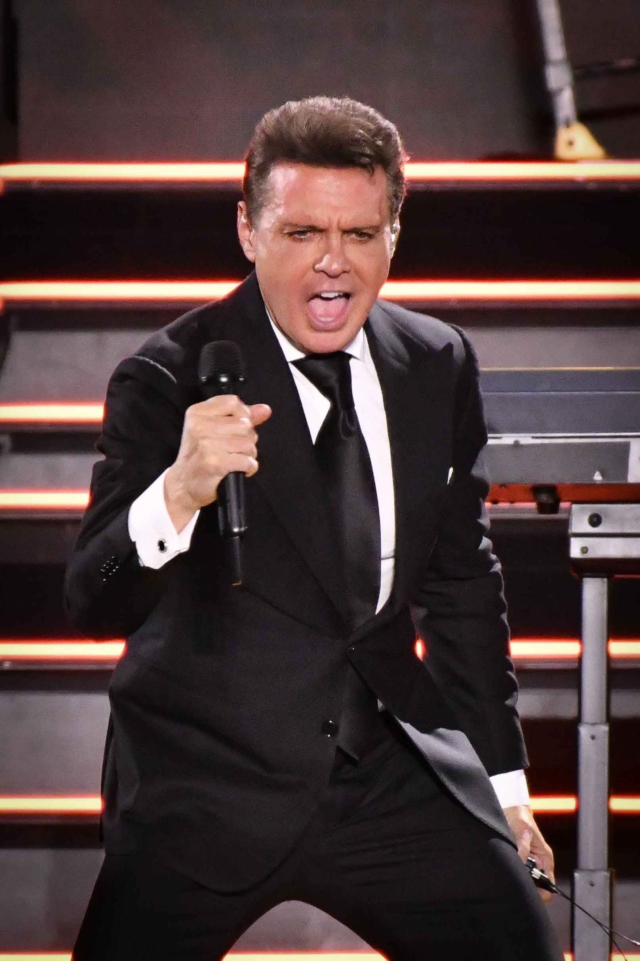 Luis Miguel, cantante.