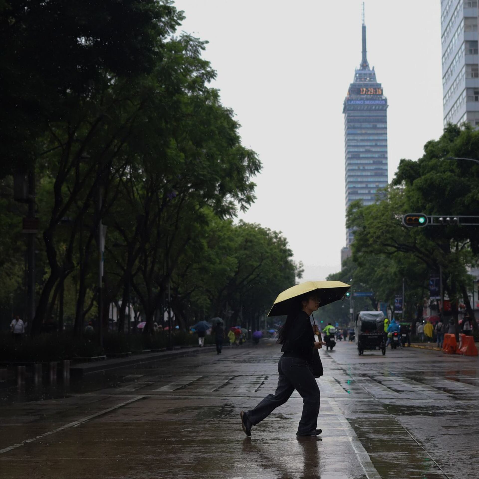 Lluvias eléctricas sorprenderán a CDMX este sábado