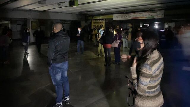 Línea 3 del Metro de la CDMX se queda sin luz