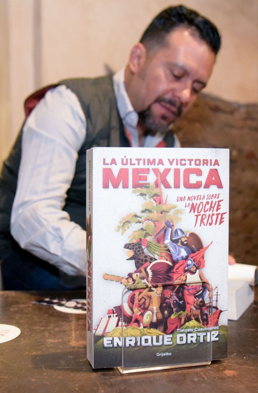 Mario Riestra y Blanca Alcalá presentan La última victoria Mexica, libro de Tlatoani Cuauhtémoc
