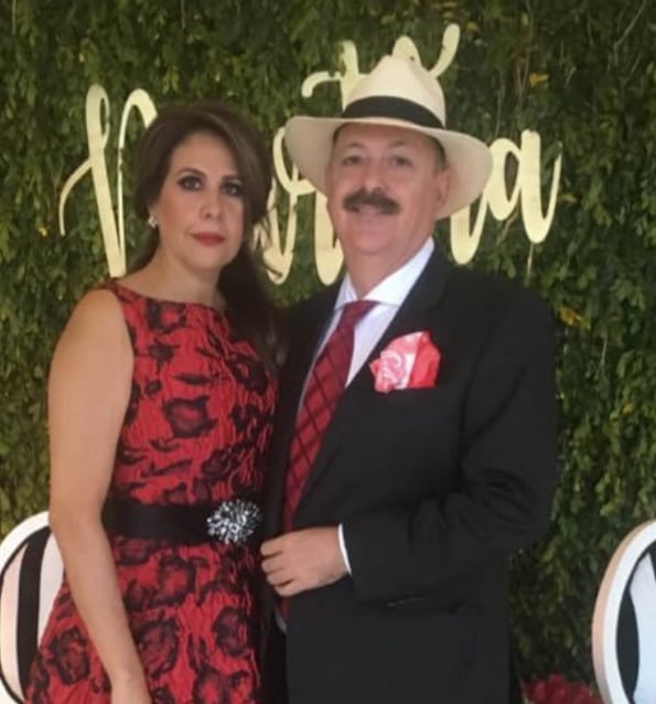 Sergio Miguel Martín Castellanos y su esposa Martha