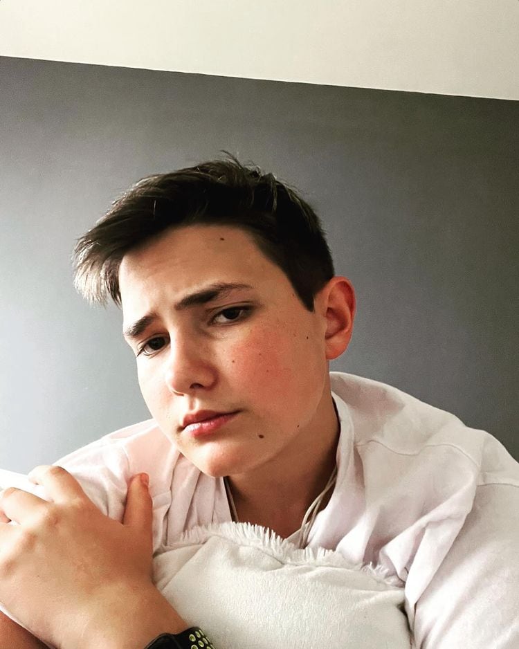 Santiago, hijo de Cecilia Galliano y Sebastián Rulli.