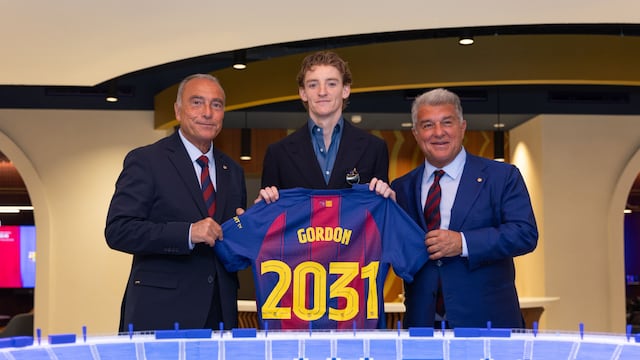 Anthony Gordon llega al FC Barcelona con la mira en la Champions