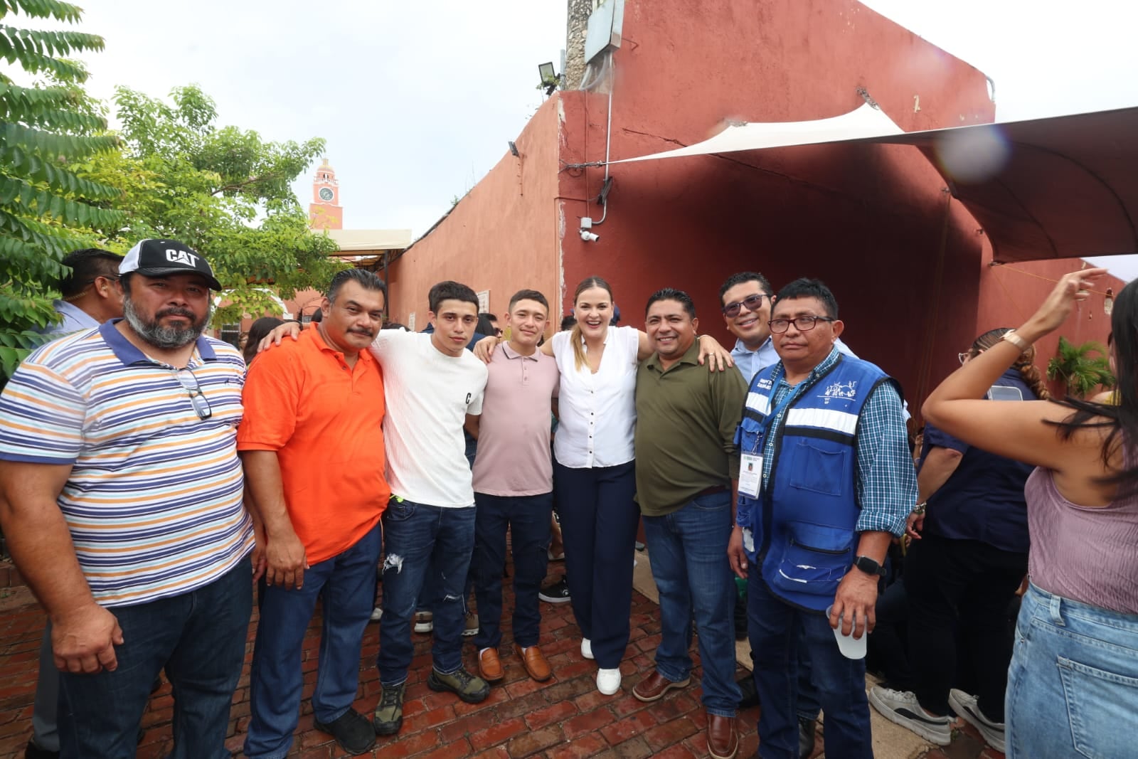 Cecilia Patrón reconoce a más de 1,200 trabajadores por atención a inundaciones