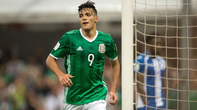 Jiménez sería compañero de Javier Hernández en Inglaterra