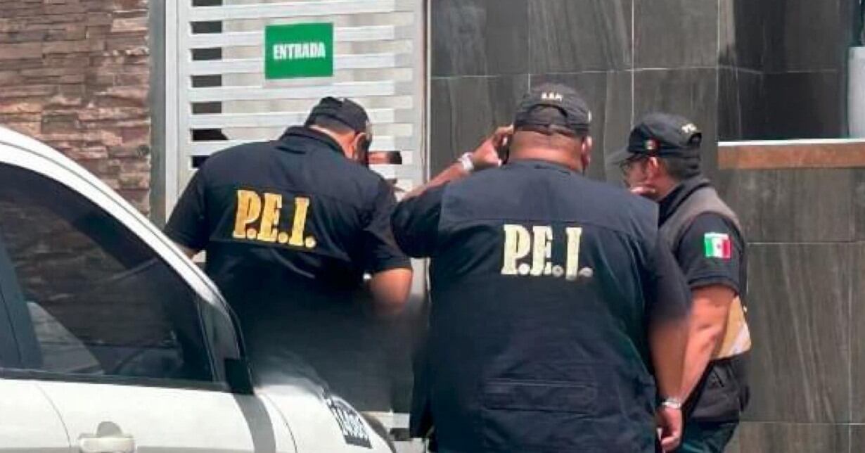 Mueren dos trabajadores en fosa séptica de Bachoco